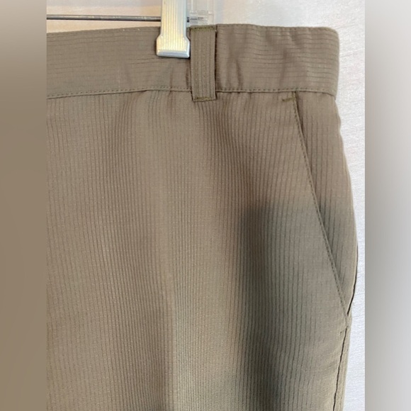 FireThorn Golf  Shorts Evergreen Moss Mens 38 - Picture 6 of 13